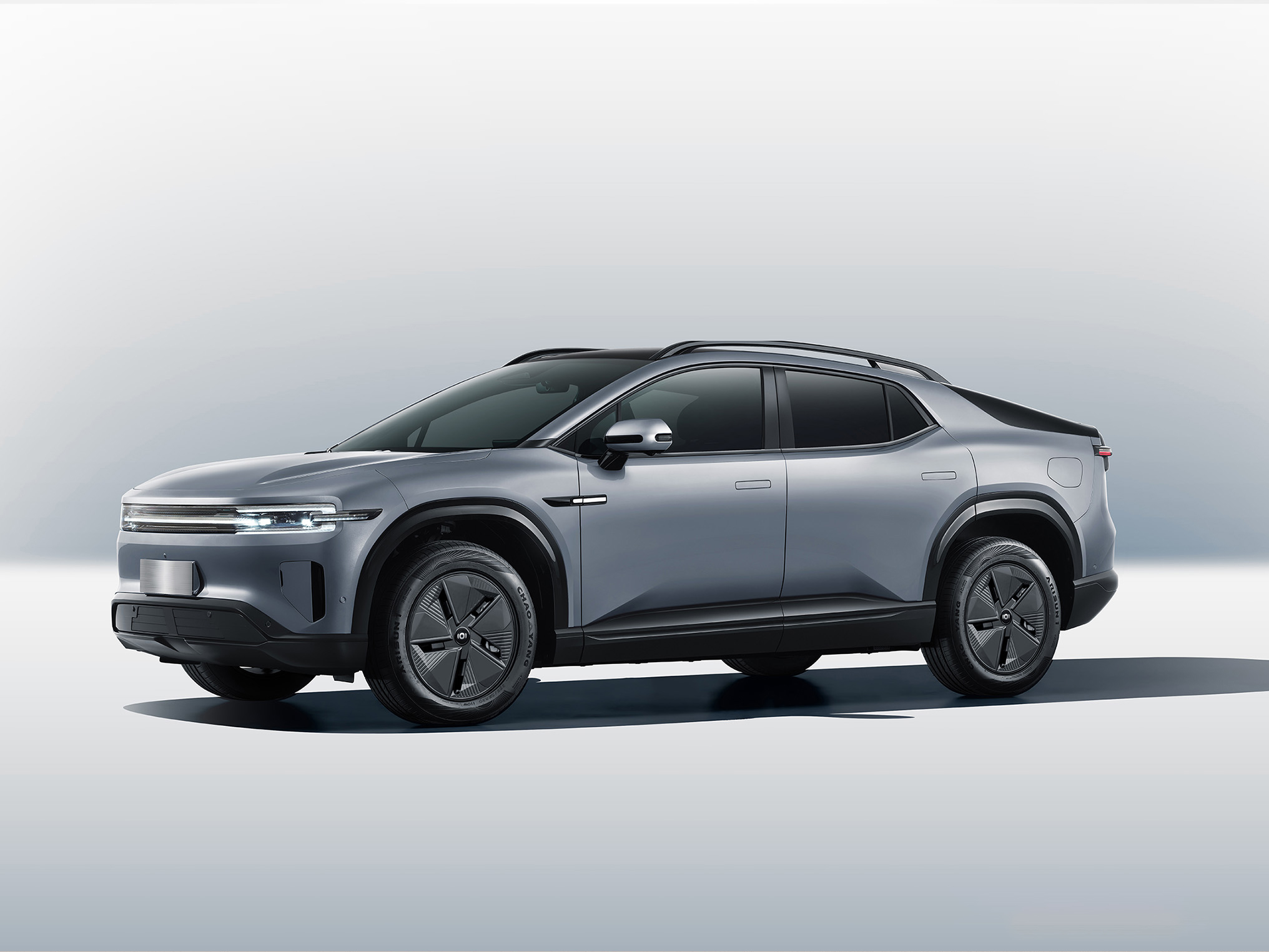 918博天堂启源E07车侧图