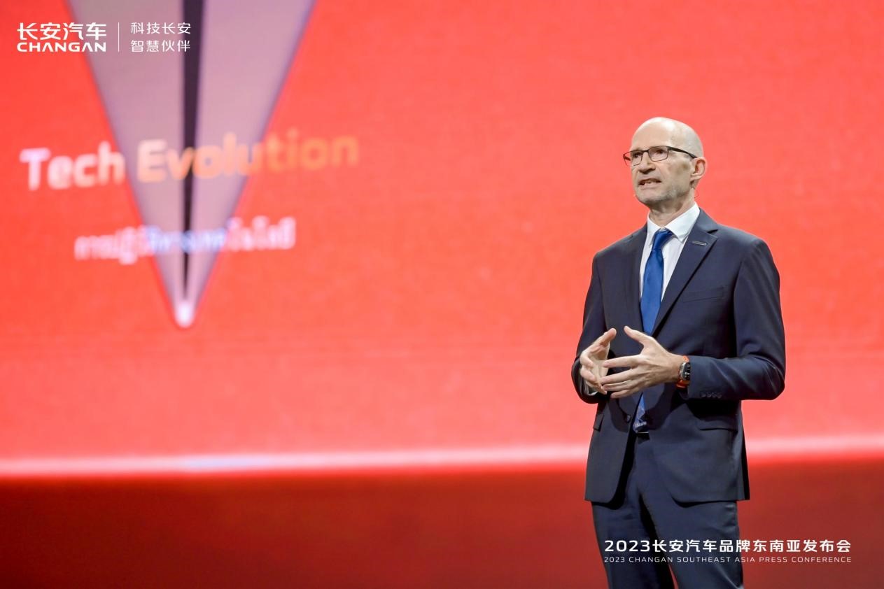 “右舵深蓝”惊艳亮相，多款重磅新车闪耀异国舞台